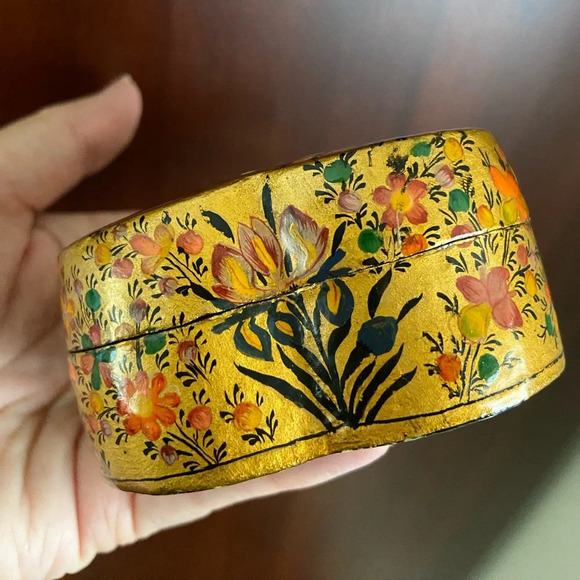 Vintage Hand Painted Lacquered Heart Shaped Wooden Trinket Box Kashmir India - Picture 4 of 11